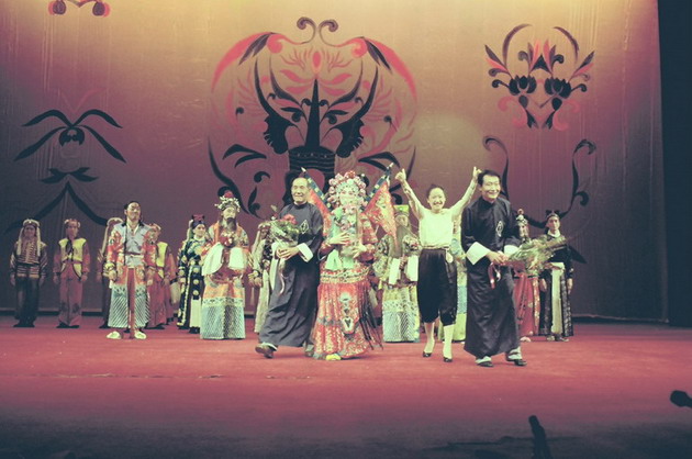 1981-05-10演出楊八妹謝幕的盛況